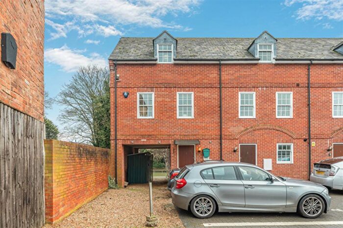 2 Bedroom End Of Terrace House For Sale In Cherwell Wharf, Lower Cherwell Street, Banbury, OX16