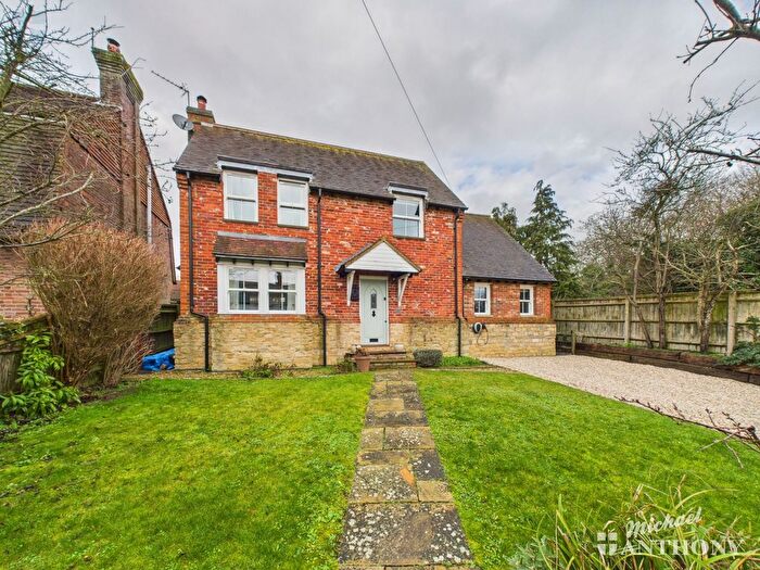 4 Bedroom Detached House For Sale In Church Street, Aylesbury, HP22