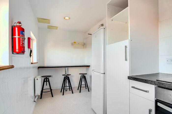 1 Bedroom Flat To Rent In 240 Burlington Rd, New Malden 4Nn, United Kingdom, Kingston Upon Thames KT3