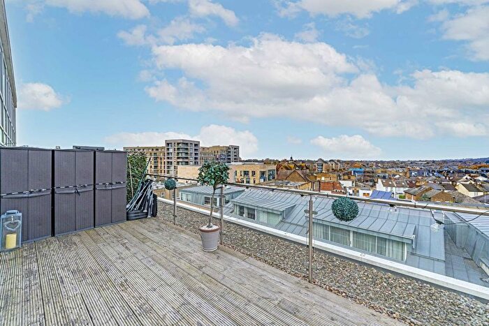 1 Bedroom Flat To Rent In Richmond Road, Kingston Upon Thames, KT2