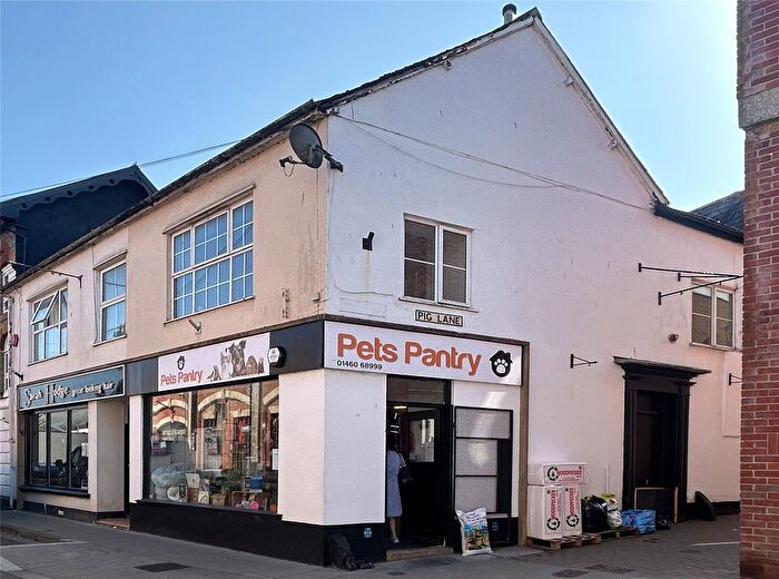 2 Bedroom Flat For Sale In Holyrood Street, Chard, Somerset, TA20