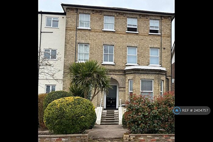 Studio To Rent In Parklands, Surbiton, KT5