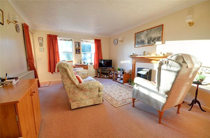 2 Bedroom Apartment For Sale In Great House Court, Fairfield Road, East Grinstead, RH19