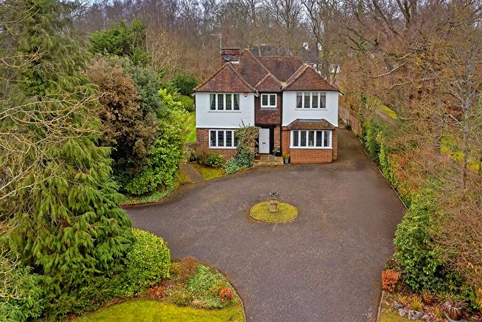 5 Bedroom Detached House For Sale In Kentish Lane, Brookmans Park, AL9