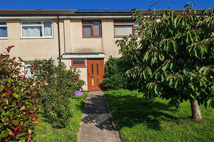 3 Bedroom House For Sale In Elspring Mead, Wick, Littlehampton, BN17