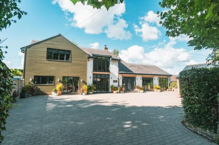 4 Bedroom Detached House For Sale In The Green, Hasland, S41