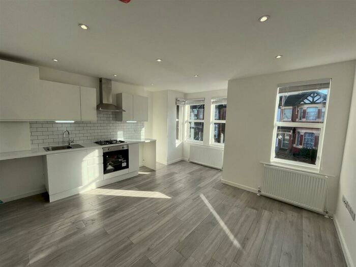 2 Bedroom Flat To Rent In Harlesden Road, Willesden, NW10