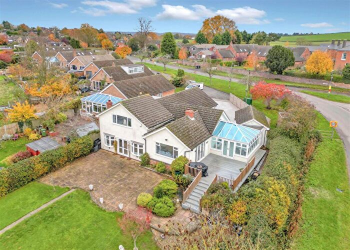 4 Bedroom Detached House For Sale In Austrey Road, Warton, B79