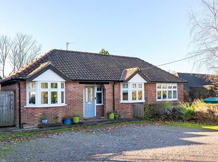 3 Bedroom Detached Bungalow For Sale In Clump Avenue, Tadworth, KT20