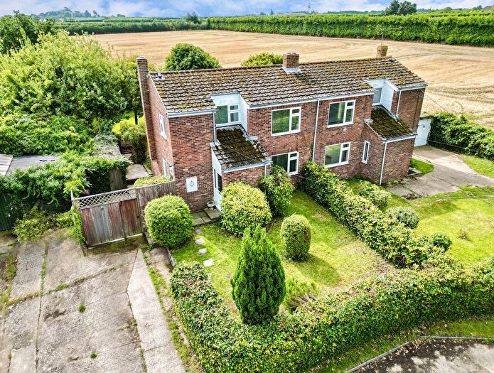 3 Bedroom Semi-Detached House To Rent In Upper Tickham Cottages, Tickham Lane, Lynsted, Sittingbourne, Kent, ME9