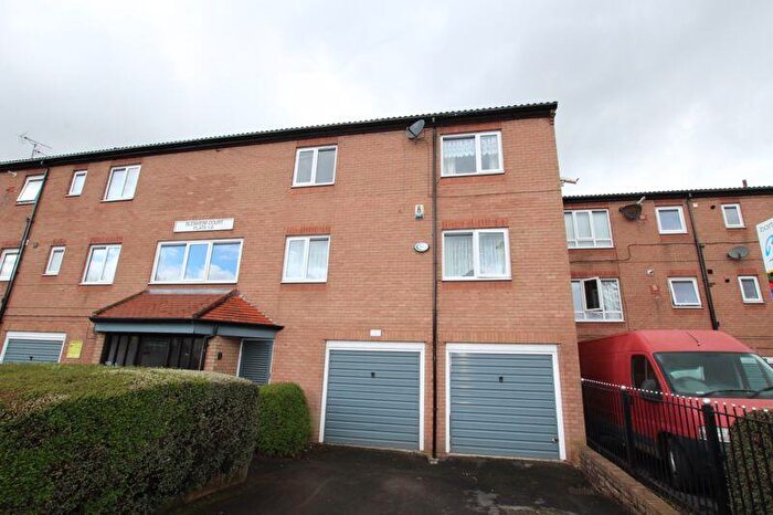 2 Bedroom Flat To Rent In Deanswood Drive, Manchester, M9
