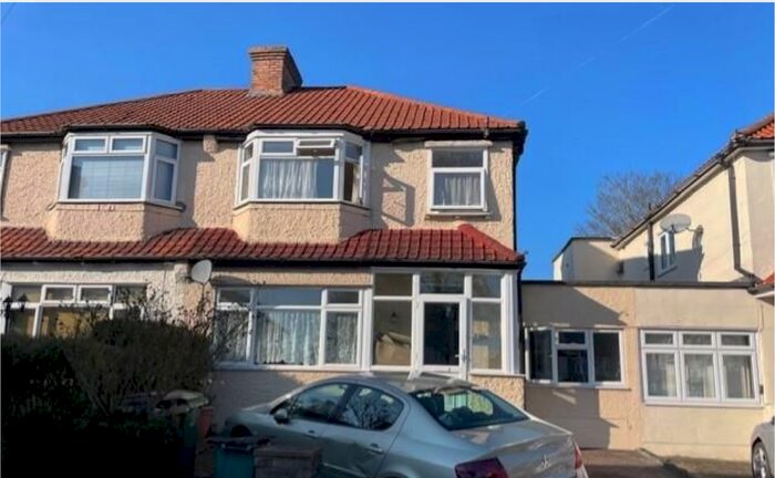 4 Bedroom Semi-Detached House To Rent In Wandle Court Gardens, Wallington, Croydon, CR0