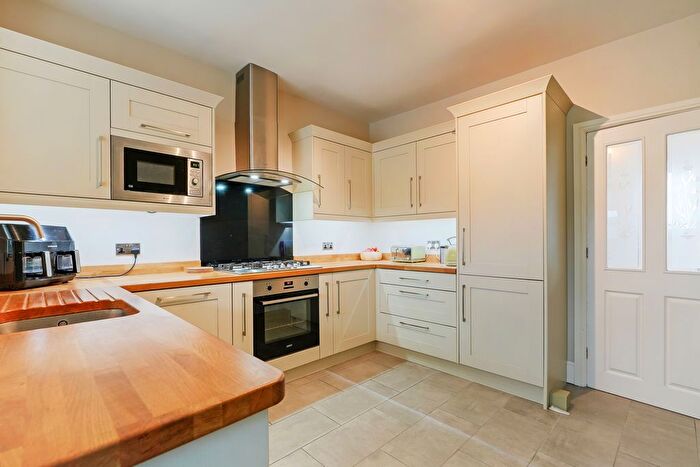 3 Bedroom Semi Detached House For Sale In Huntley Road, Sheffield, S11