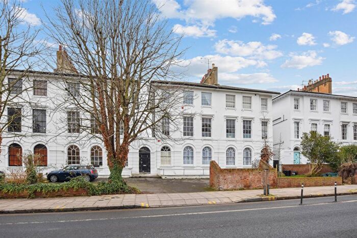 2 Bedroom Flat To Rent In Liverpool Road, London, N7