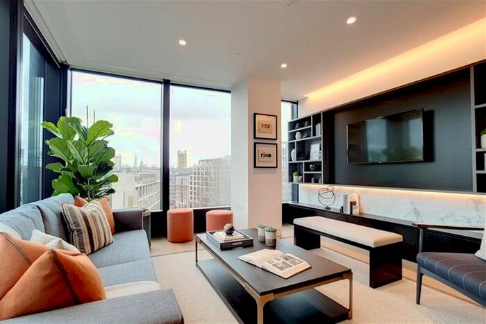 3 Bedroom Flat To Rent In Buckingham Gate, London, SW1E