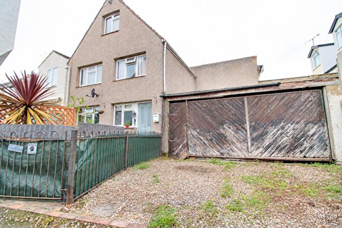 2 Bedroom Coach House For Sale In , Fairville Mews, Fairfax Drive, Westcliff-on-sea, SS0