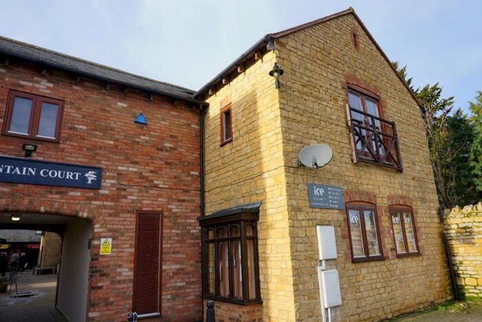 2 Bedroom Apartment To Rent In Fountain Court, Olney, MK46