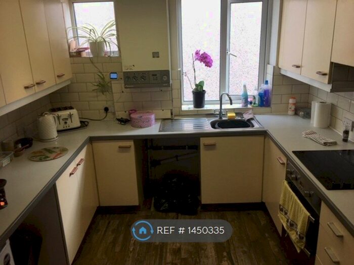 4 Bedroom Flat To Rent In Beaumont Road, Plymouth, PL4