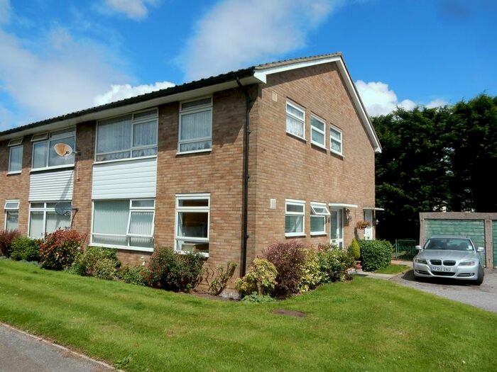 2 Bedroom Flat To Rent In Dane Road, Warlingham, CR6