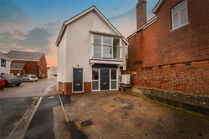 2 Bedroom Flat For Sale In Kerslakes Court, Honiton, Devon, EX14