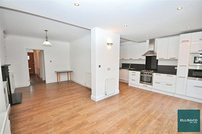 4 Bedroom Detached House To Rent In Stanhope Avenue, Finchley, London, N3