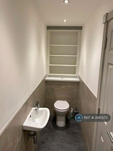 1 Bedroom Flat To Rent In Town Street, Leeds, LS12