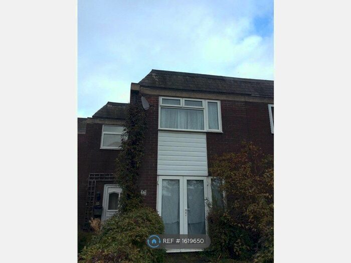 3 Bedroom Semi-Detached House To Rent In Churchill Way, Neston, CH64