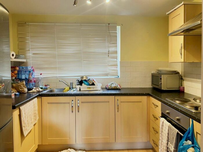 2 Bedroom Apartment To Rent In Alma Road, Banbury, Oxon, OX16