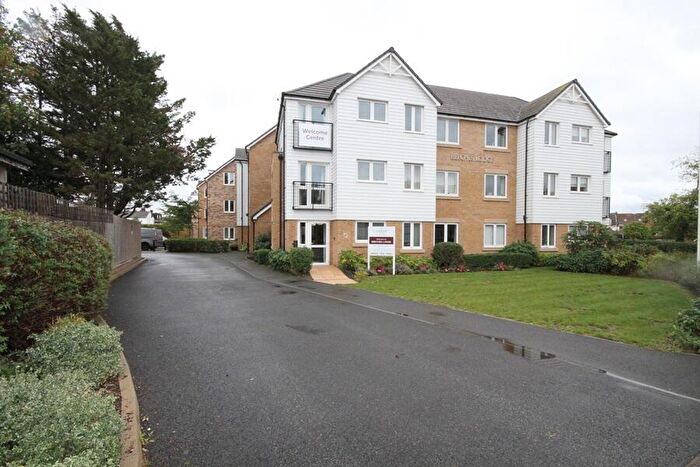 2 Bedroom Flat For Sale In Burnham, SL1