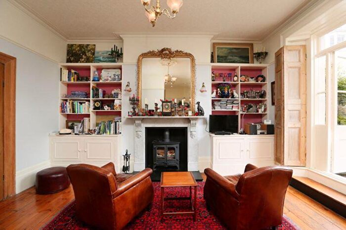 4 Bedroom Semi-Detached House For Sale In Clare Road | Cotham, BS6 - Photo 5