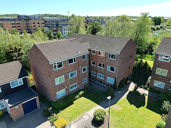 2 Bedroom Flat To Rent In Riverside Close, Kings Langley, Hertfordshire, WD4