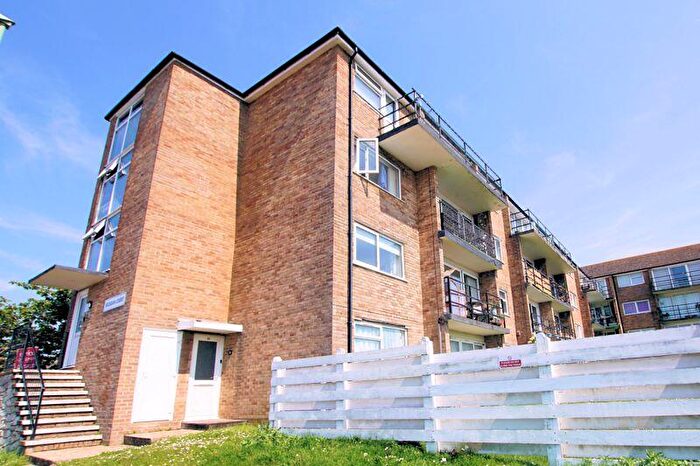 2 Bedroom Flat For Sale In Wickham Court, Gomer, Gale Moor Avenue, PO12