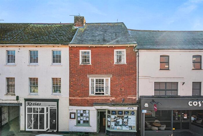 3 Bedroom Apartment For Sale In High Street, Crediton, EX17