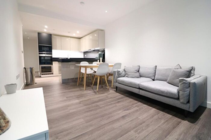 1 Bedroom Apartment To Rent In Kingwood Garden, Goodman's Field, Aldgate East, London, E1