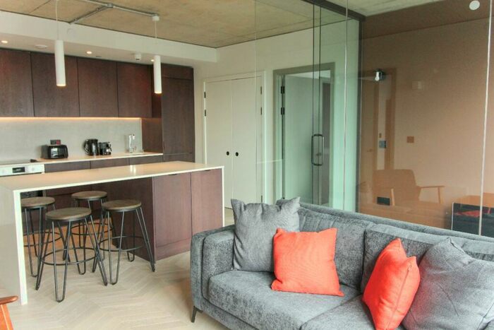 2 Bedroom Apartment To Rent In St Georges Gardens, Castlefield, M15