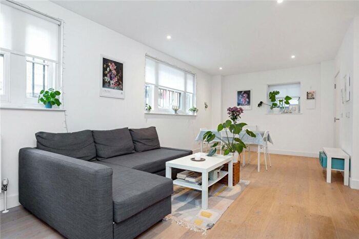 1 Bedroom Property To Rent In Clyde Square, London, E14