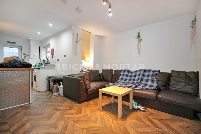 6 Bedroom Maisonette To Rent In (£ Pppw) Second Avenue, Heaton, Newcastle Upon Tyne, NE6