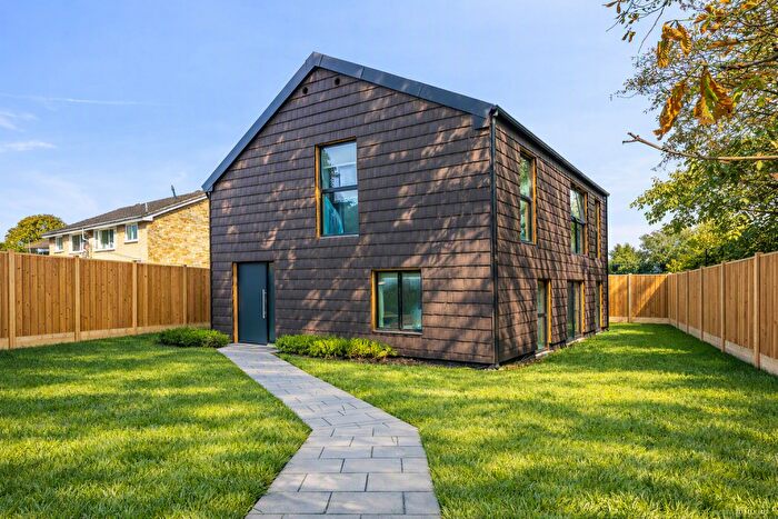 4 Bedroom Detached House For Sale In Ravensbourne Park Crescent, SE6