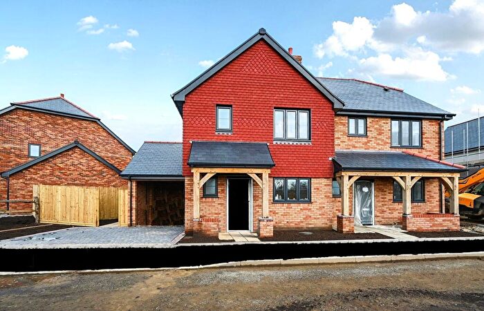 3 Bedroom Semi-Detached House For Sale In Worthing Road, Dial Post, RH13