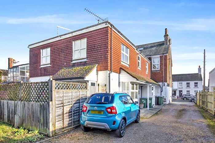 2 Bedroom Flat For Sale In High Street, Henfield, BN5