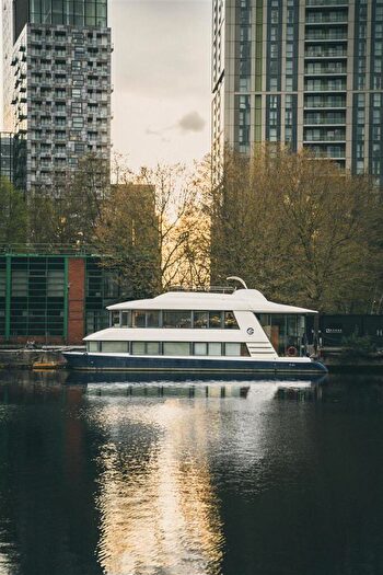 2 Bedroom Detached House For Sale In Leigh Marina, High Street, Leigh-On-Sea, SS9