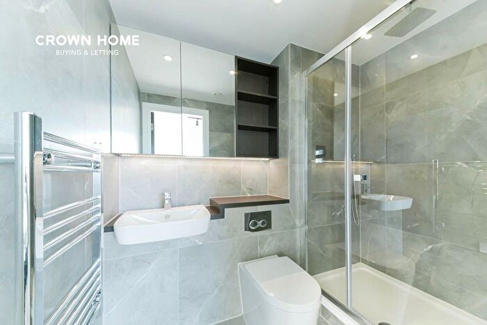 2 Bedroom Flat To Rent In Icon Tower, Portal Way, W3