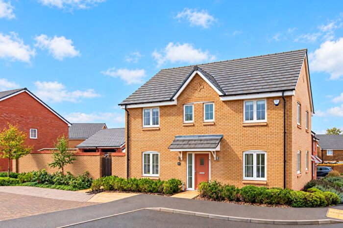 4 Bedroom Detached House For Sale In Plough Rise, Wellingborough, NN8