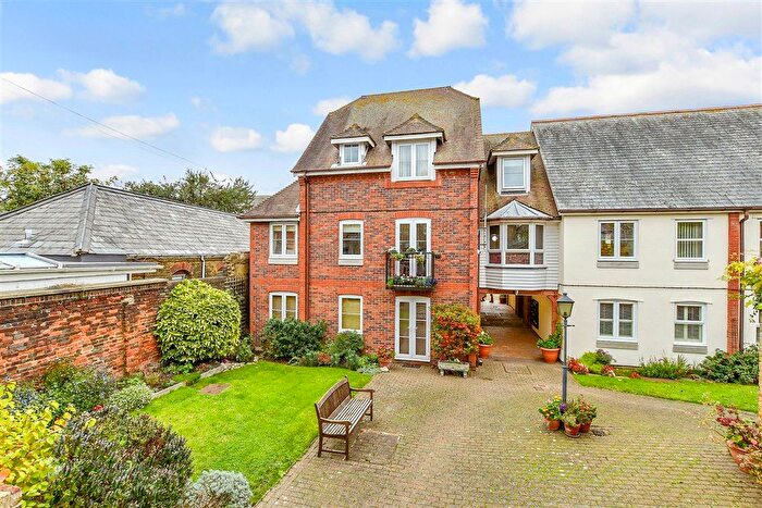 1 Bedroom Flat For Sale In Middle Row, Faversham, Kent, ME13