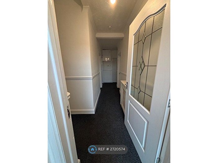 3 Bedroom Flat To Rent In Main Street, Plains, Airdrie, ML6