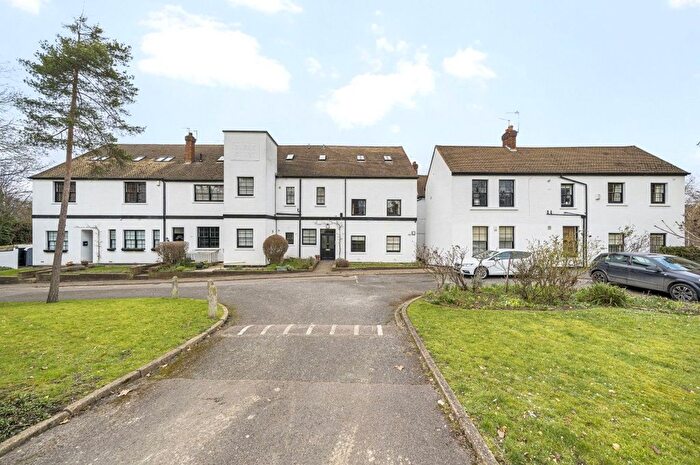 2 Bedroom Flat For Sale In The Glebe, Blackheath, London, SE3