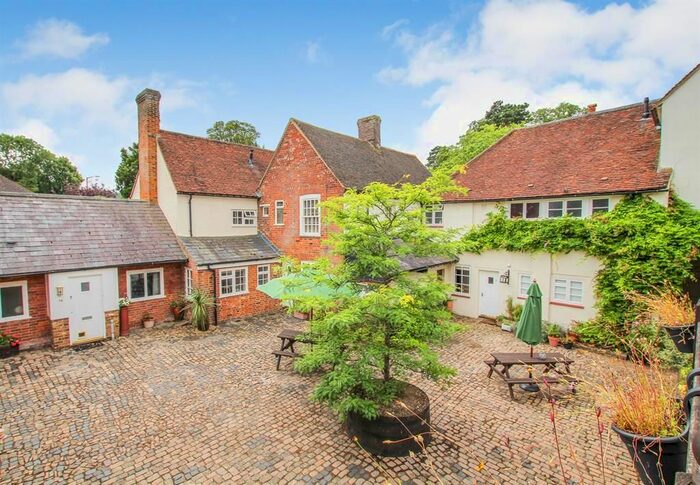 2 Bedroom Maisonette To Rent In The Courtyards, London Road, Aston Clinton, HP22