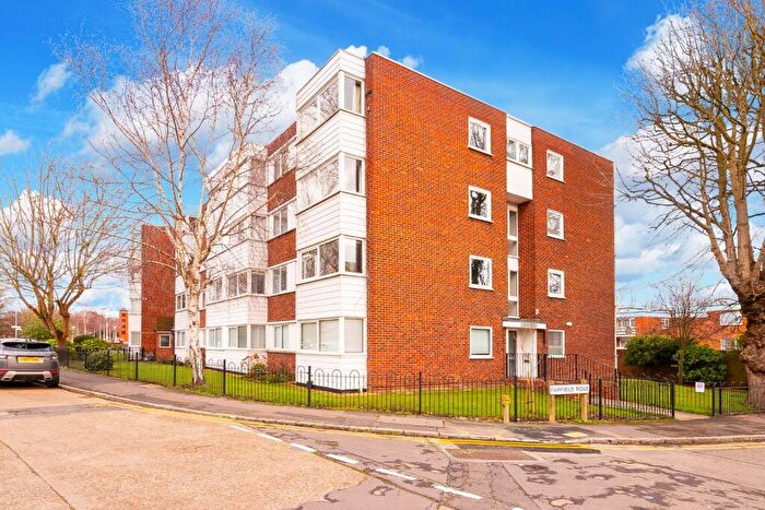 2 Bedroom Flat For Sale In Broomhill Road, Woodford Green, IG8