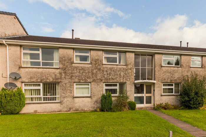 2 Bedroom Flat To Rent In Lingmoor Rise, Kendal, LA9