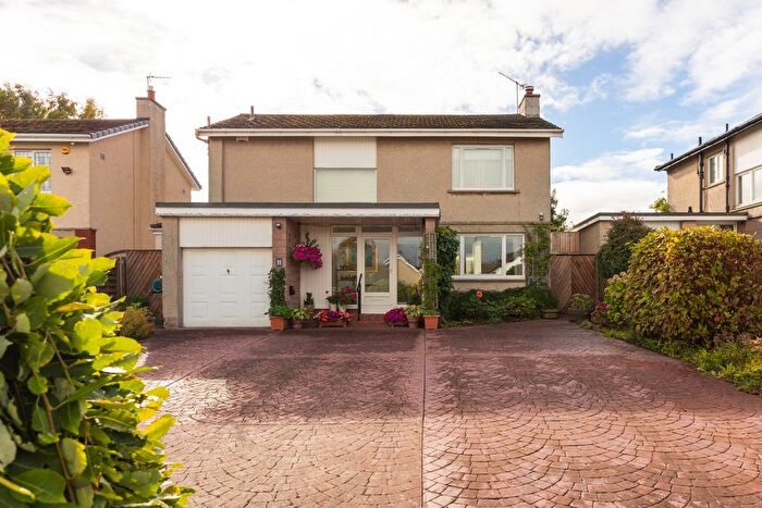 4 Bedroom Villa For Sale In Cramond Gardens, Cramond, EH4